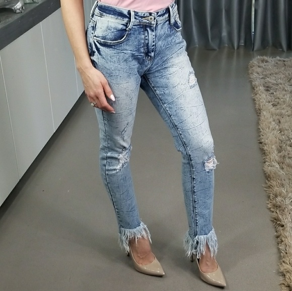 . Denim - ❤LAST 1❤DISTRESSED JEANS WITH FRAYED HEM